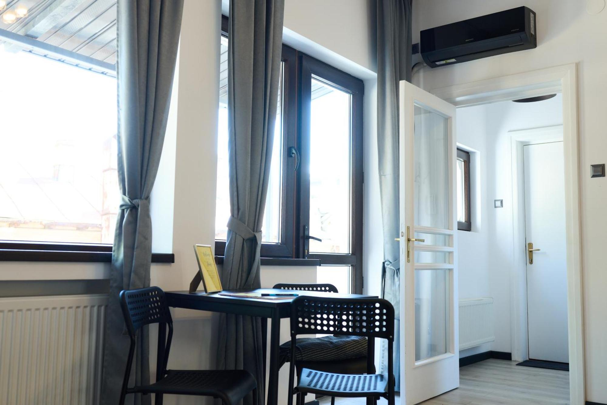 Old Town Retreat Apartment 7 Boekarest Buitenkant foto